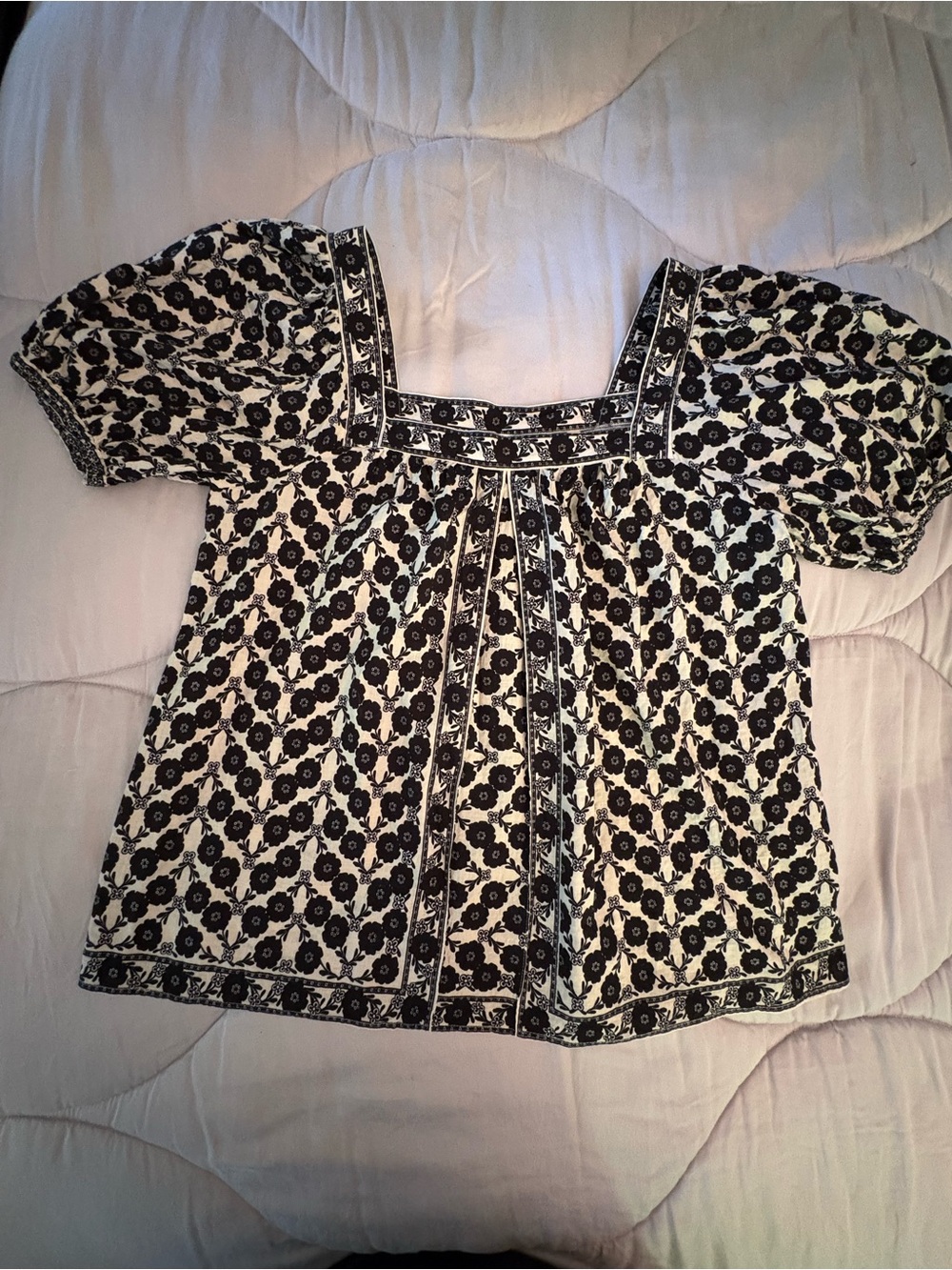 Max Studio Black and White Floral Short Sleeve Shirt